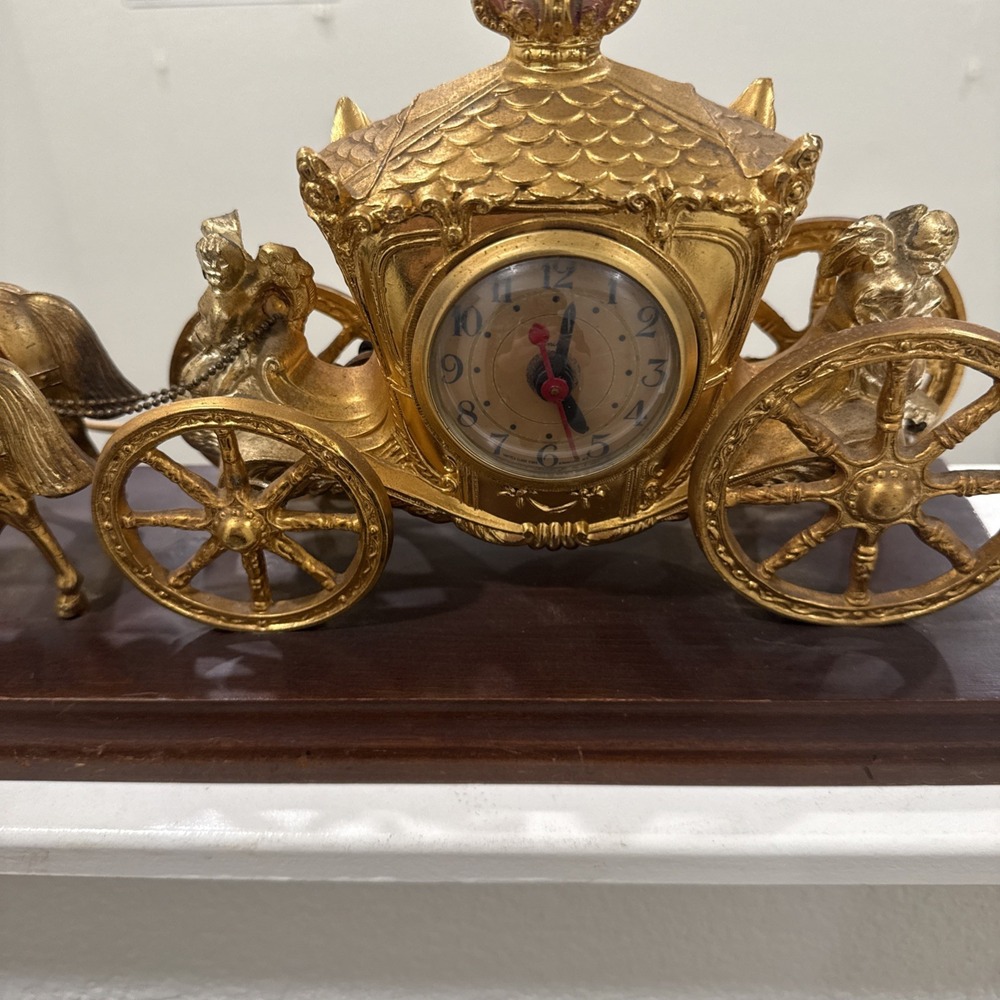 VINTAGE ELECTRIC UNITED CLOCK CORP FOUR HORSES CARRIAGE WORKS - Picture 2 of 13